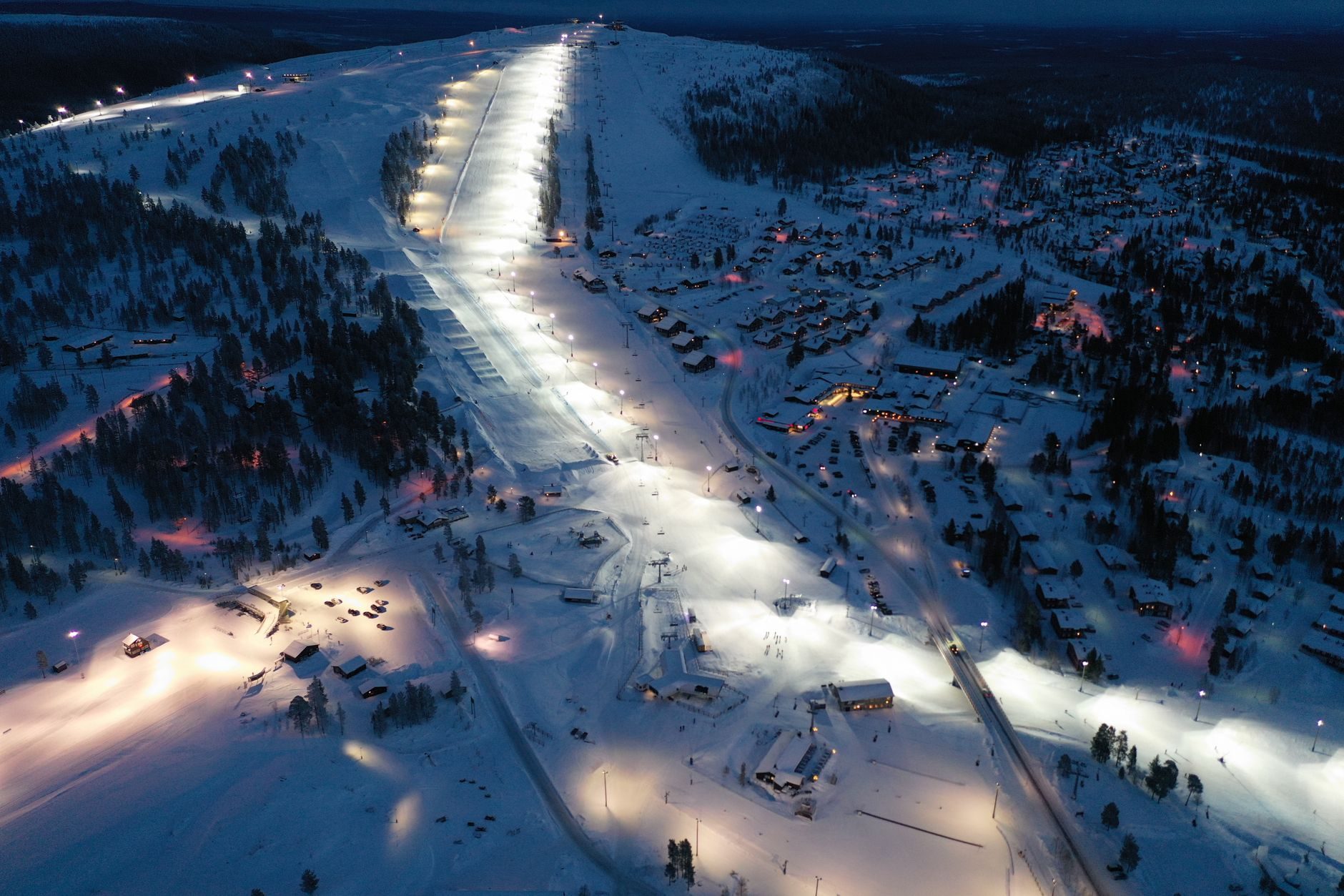 Kakslauttanen Arctic Resort — unikat